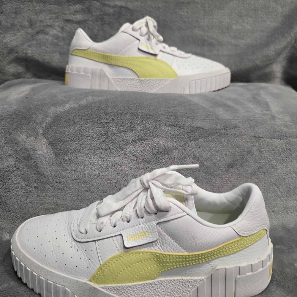 Puma White Sneakers with Pale Yellow Side Stripe